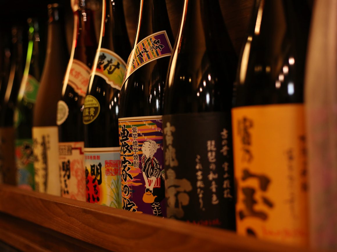 壁面を利用したお酒ラック